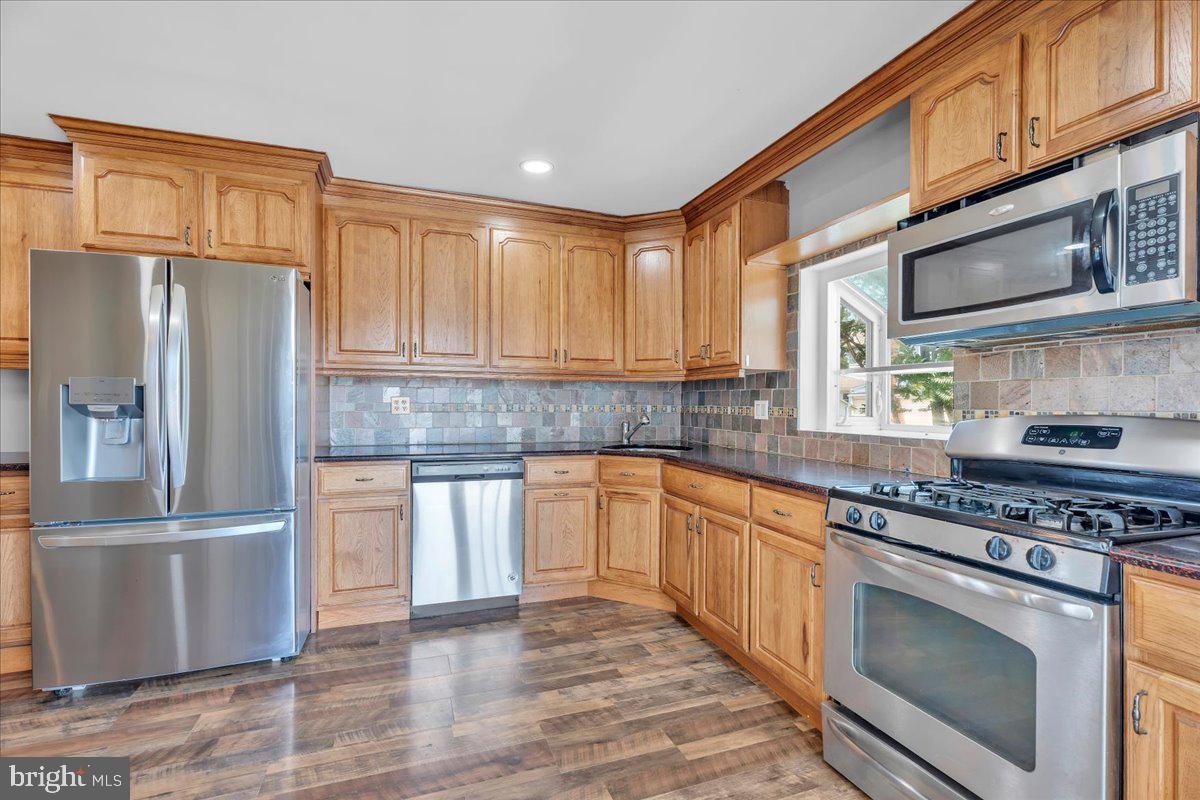211 South Cedar Avenue Maple Shade, NJ 08052 - Photo 11 of 34 Stainless steel kitchen appliances