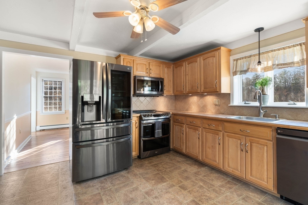 85 Desert Brook Road Wrentham, MA 02093 - Photo 7 of 41 Gallery Image 7