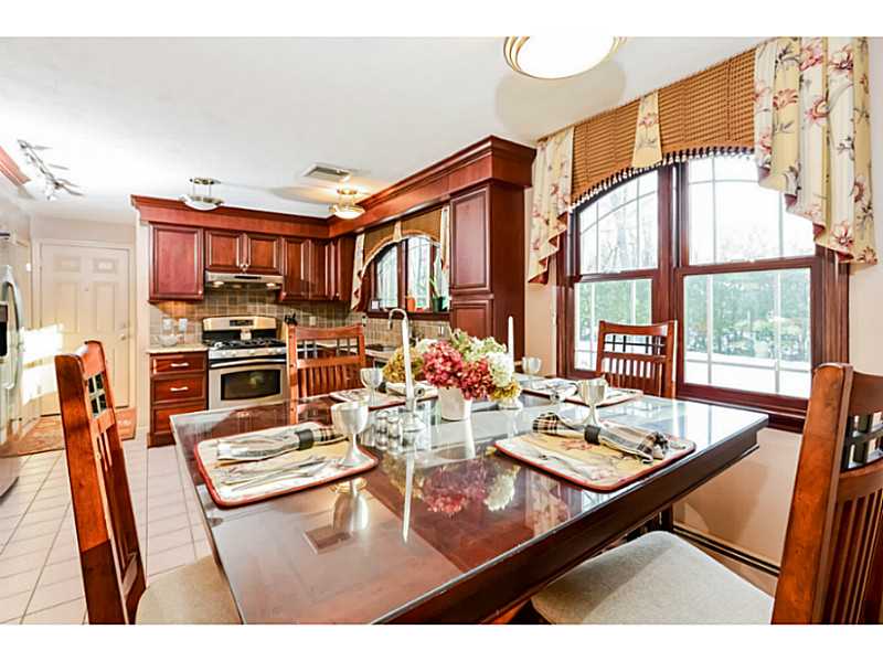 82 Vincent Way Cranston, RI 02921 - Photo 8 of 25 Kitchen.