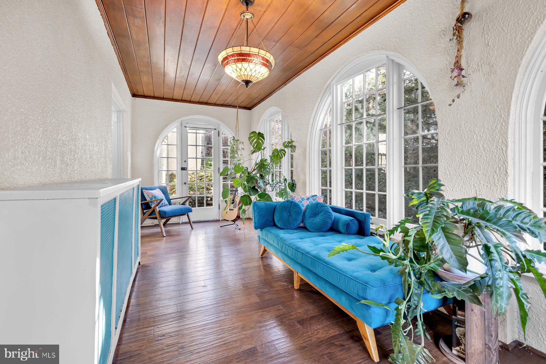 2303 Crest Road Baltimore, MD 21209 - Photo 11 of 35