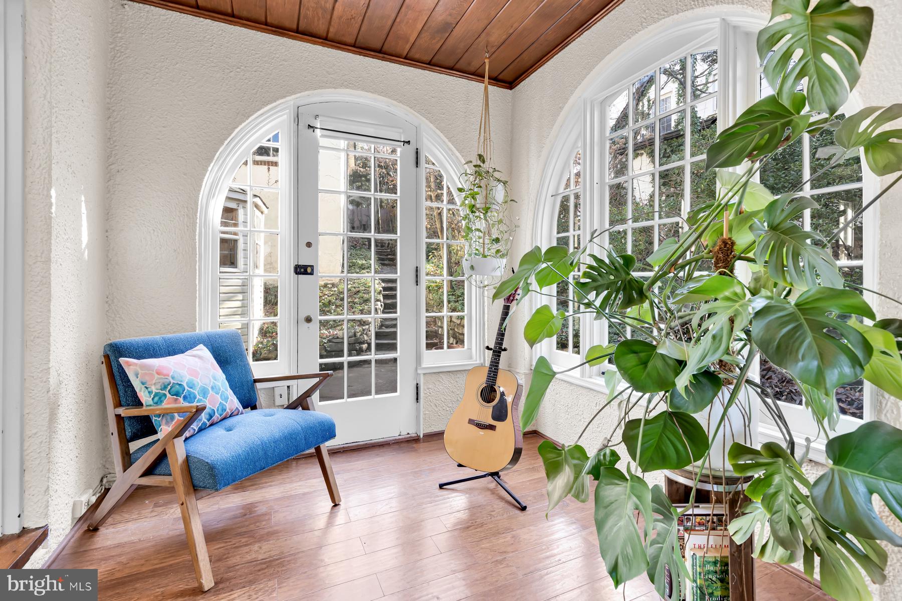 2303 Crest Road Baltimore, MD 21209 - Photo 12 of 35