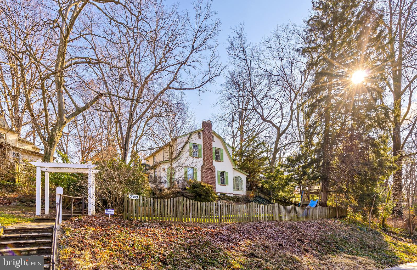 2303 Crest Road Baltimore, MD 21209 - Photo 2 of 35