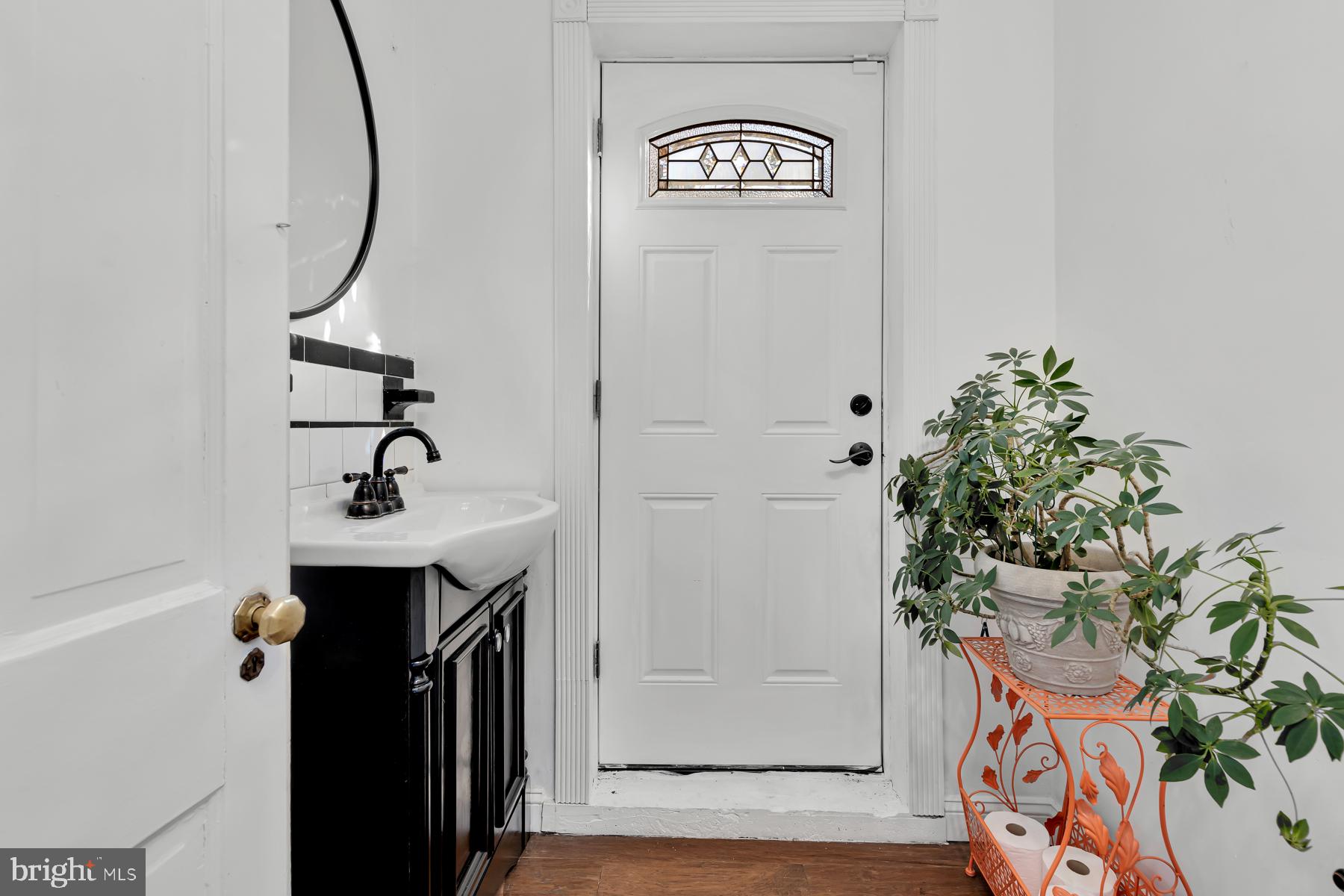 2303 Crest Road Baltimore, MD 21209 - Photo 23 of 35