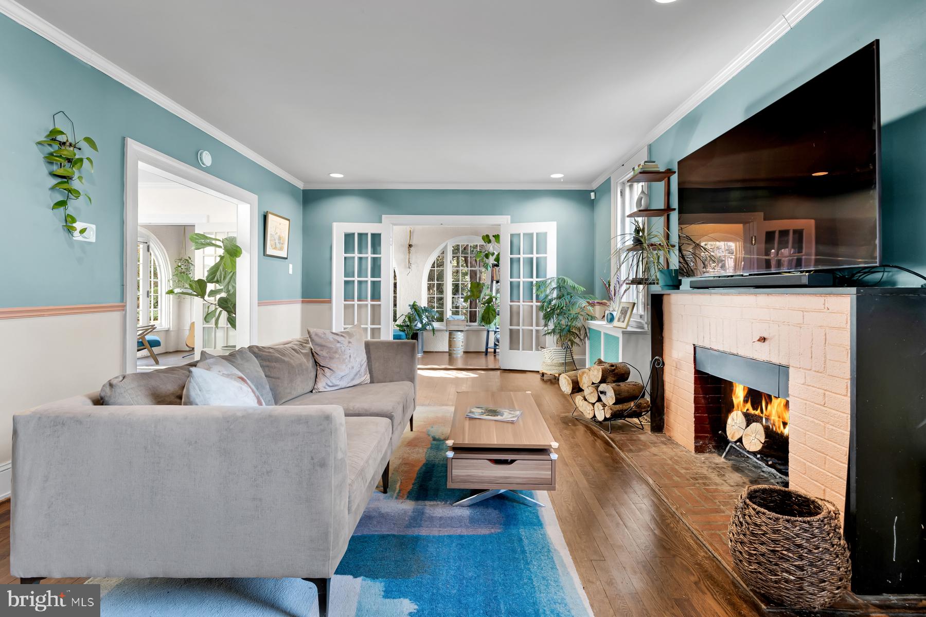 2303 Crest Road Baltimore, MD 21209 - Photo 8 of 35