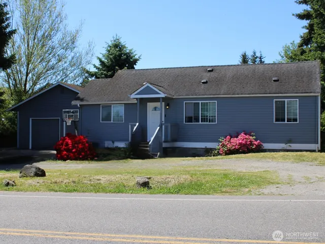 a view of outdoor space yard and deck