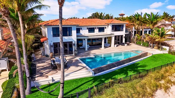 $16,490,000 | 14 Ocean Drive, Jupiter Inlet Colony, FL 33469