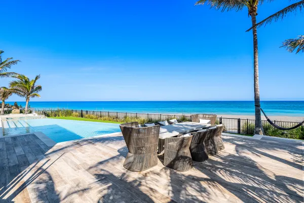 $16,490,000 | 14 Ocean Drive, Jupiter Inlet Colony, FL 33469