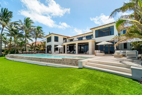 $16,490,000 | 14 Ocean Drive, Jupiter Inlet Colony, FL 33469