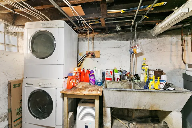 $219,900 | 1305 East Lincoln Highway, DeKalb, IL 60115