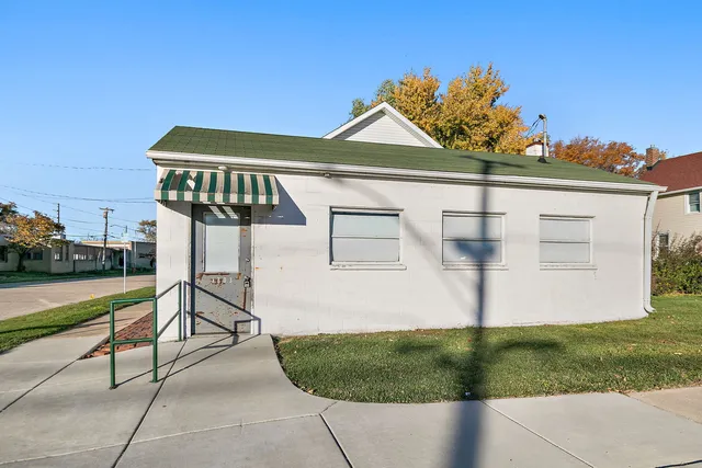 $219,900 | 1305 East Lincoln Highway, DeKalb, IL 60115