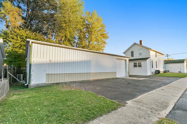 $219,900 | 1305 East Lincoln Highway, DeKalb, IL 60115