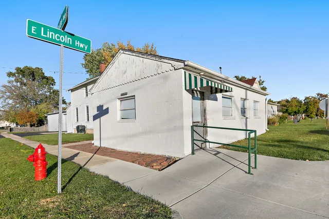 $219,900 | 1305 East Lincoln Highway, DeKalb, IL 60115