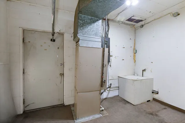 $219,900 | 1305 East Lincoln Highway, DeKalb, IL 60115