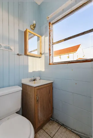 $219,900 | 1305 East Lincoln Highway, DeKalb, IL 60115