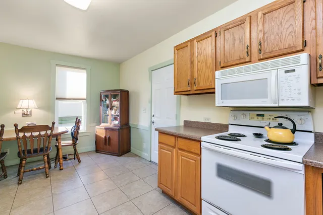 $219,900 | 1305 East Lincoln Highway, DeKalb, IL 60115