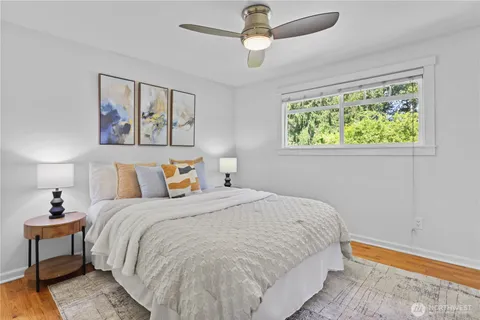 $950,000 | 14556 75th Avenue Northeast, Kenmore, WA 98028