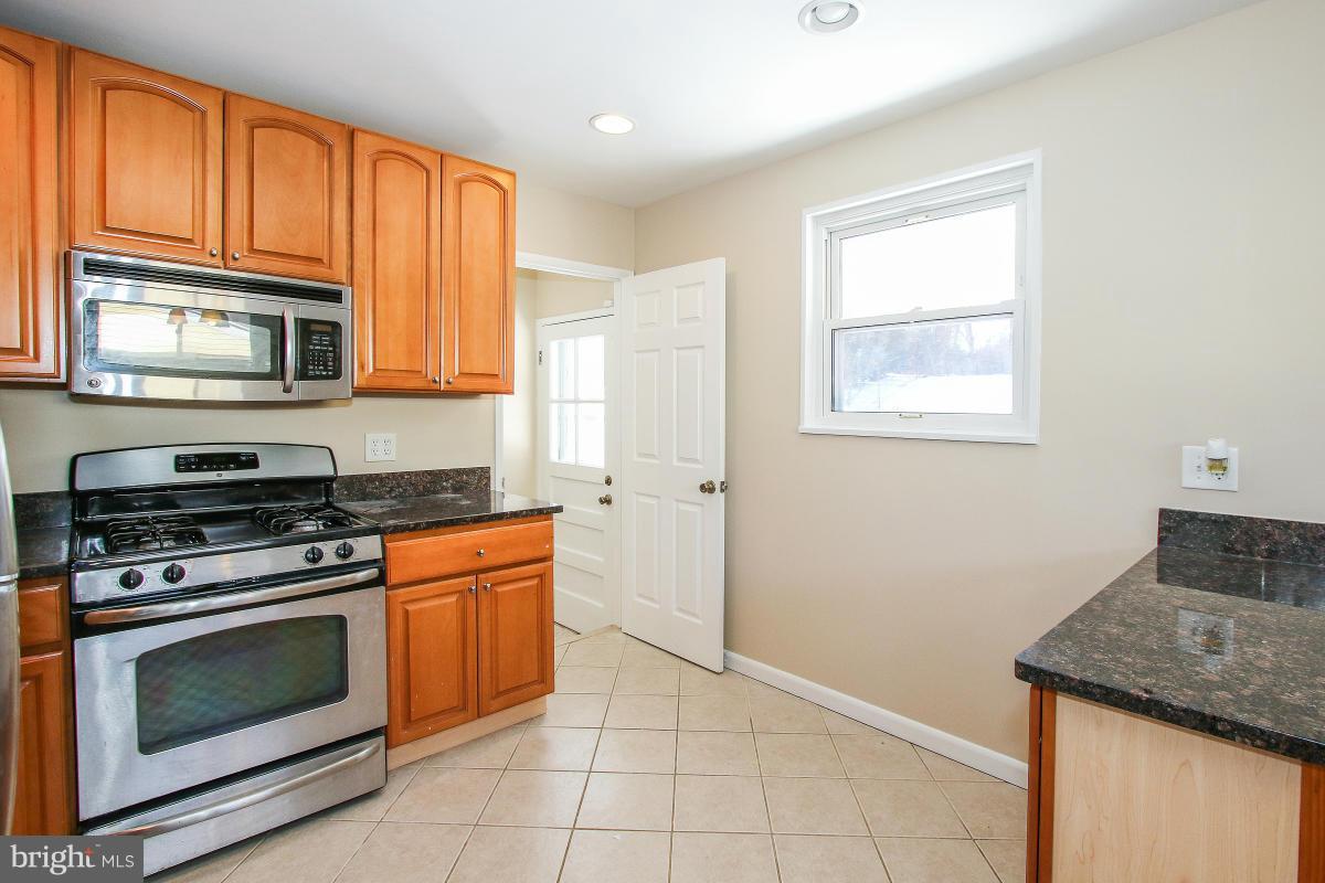 11202 Troy Road Rockville, MD 20852 - Photo 3 of 21 Kitchen
