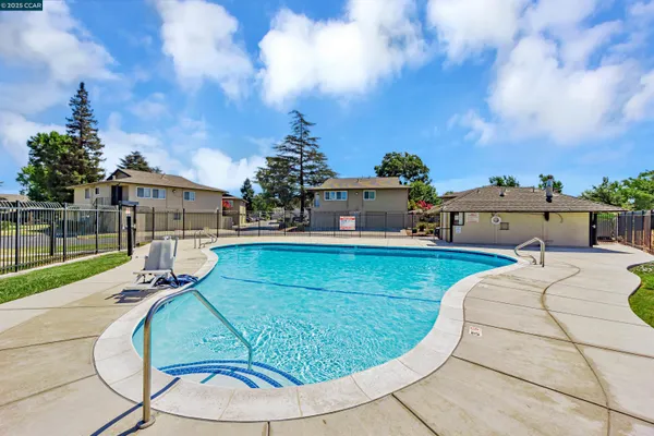 $349,000 | 1013 Mohr Lane, Unit 2, Concord, CA 94518