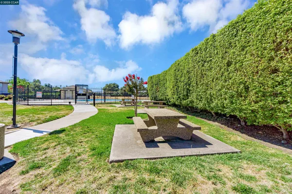 $349,000 | 1013 Mohr Lane, Unit 2, Concord, CA 94518