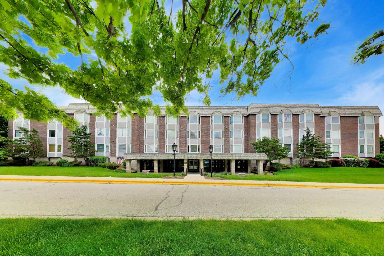 201 Thames Parkway, Unit 3G Park Ridge, IL 60068 - Photo 1 of 27