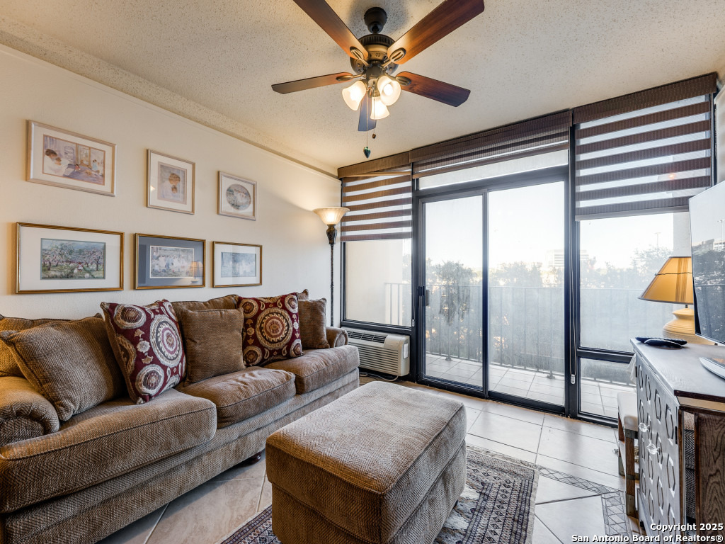 7701 Wurzbach Road, Unit 406 San Antonio, TX 78229 - Photo 3 of 31