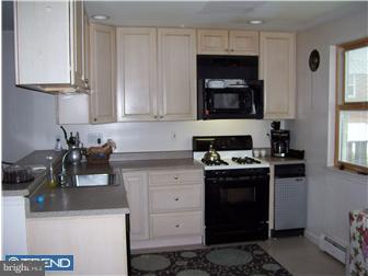 12023 Covert Road Philadelphia, PA 19154 - Photo 5 of 12 Kitchen