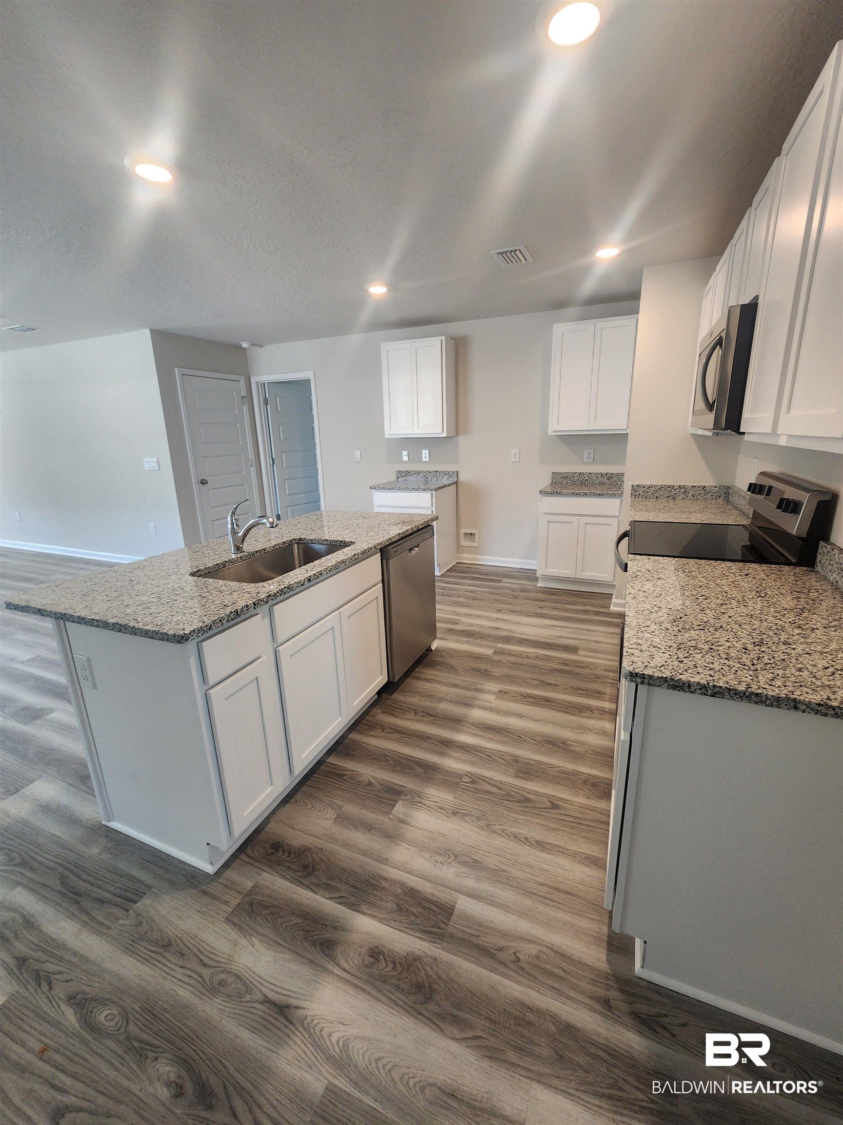8800 Summer Bay Lane Foley, AL 36535 - Photo 4 of 6