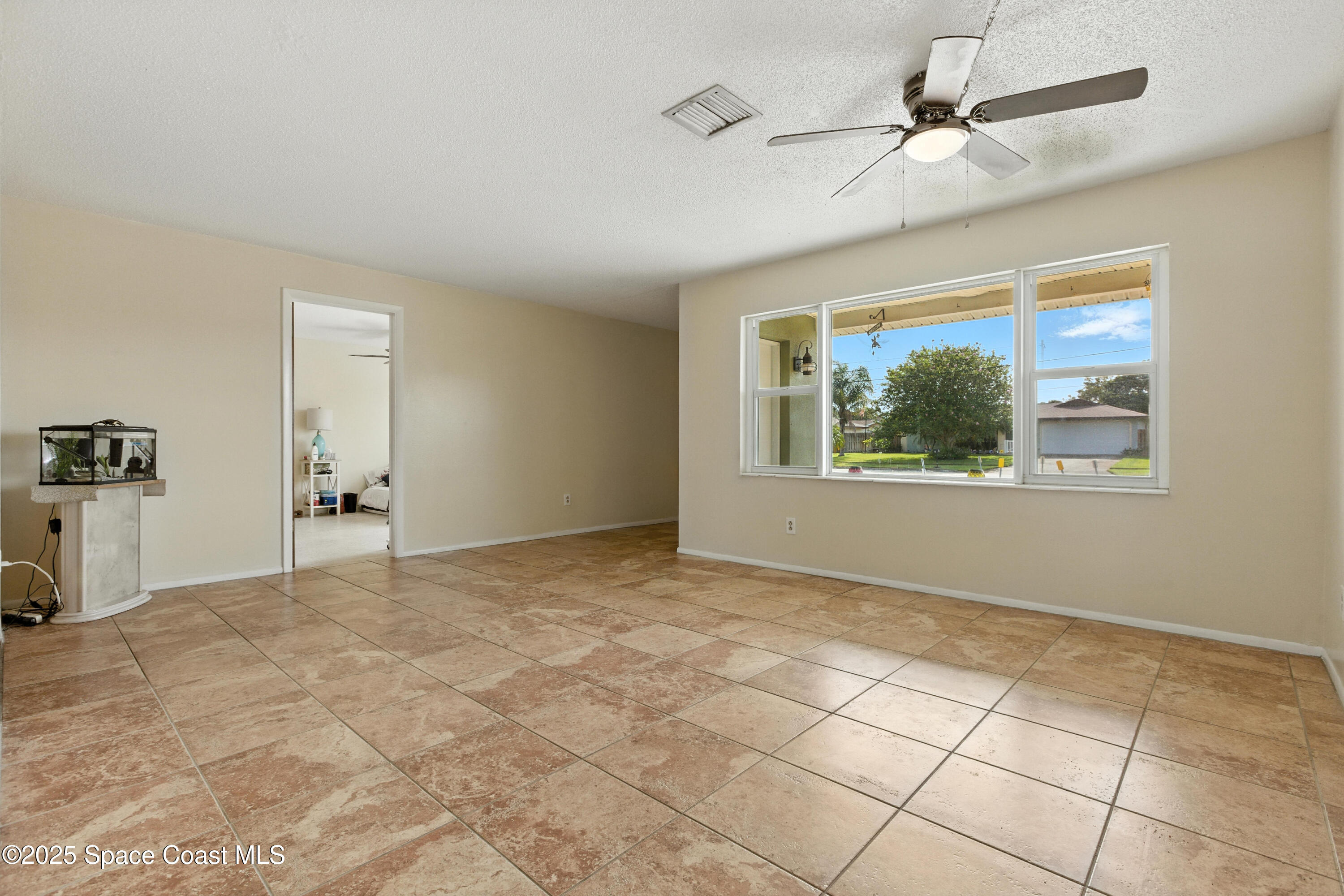 582 Croton Road Melbourne, FL 32935 - Photo 7 of 33 582 Croton Rd 007