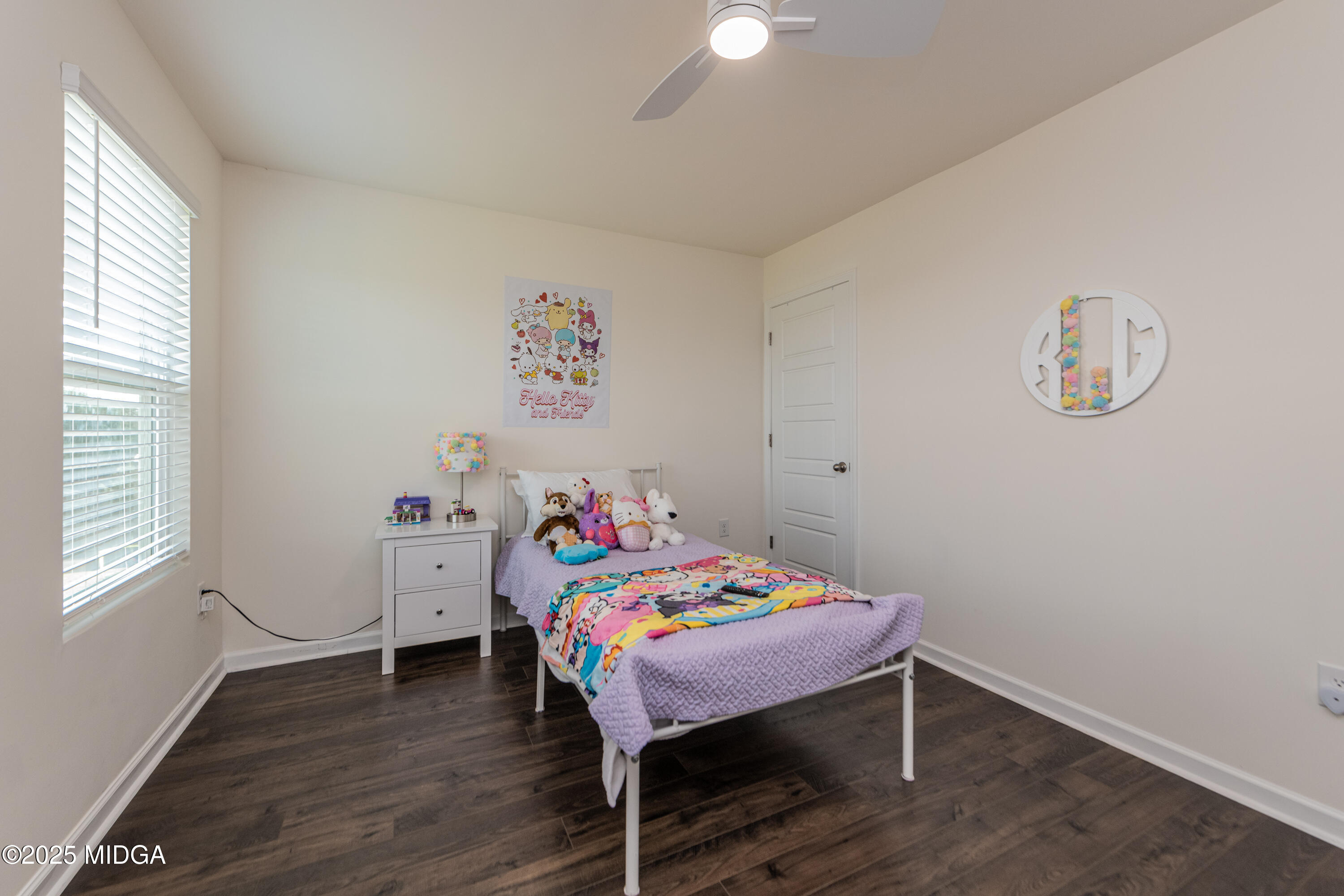 126 Farmers Way Perry, GA 31069 - Photo 22 of 33 a room with furniture and a table