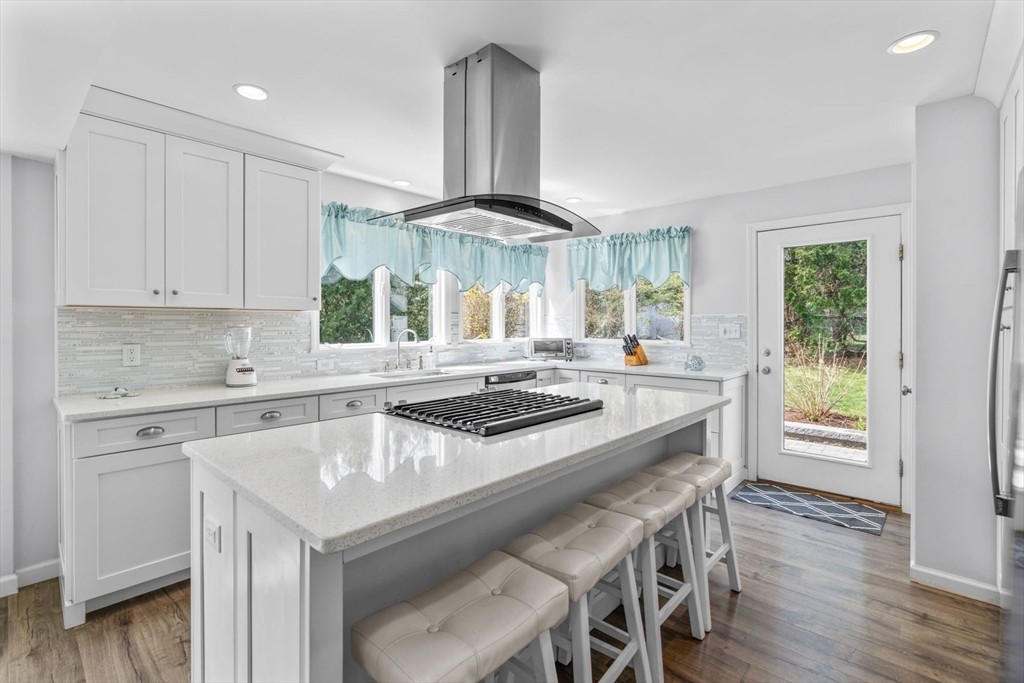 37 Uncle Henrys Road Mashpee, MA 02649 - Photo 5 of 37 Gallery Image 5