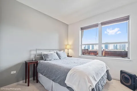 $330,000 | 437 West Division Street, Unit 806, Chicago, IL 60610