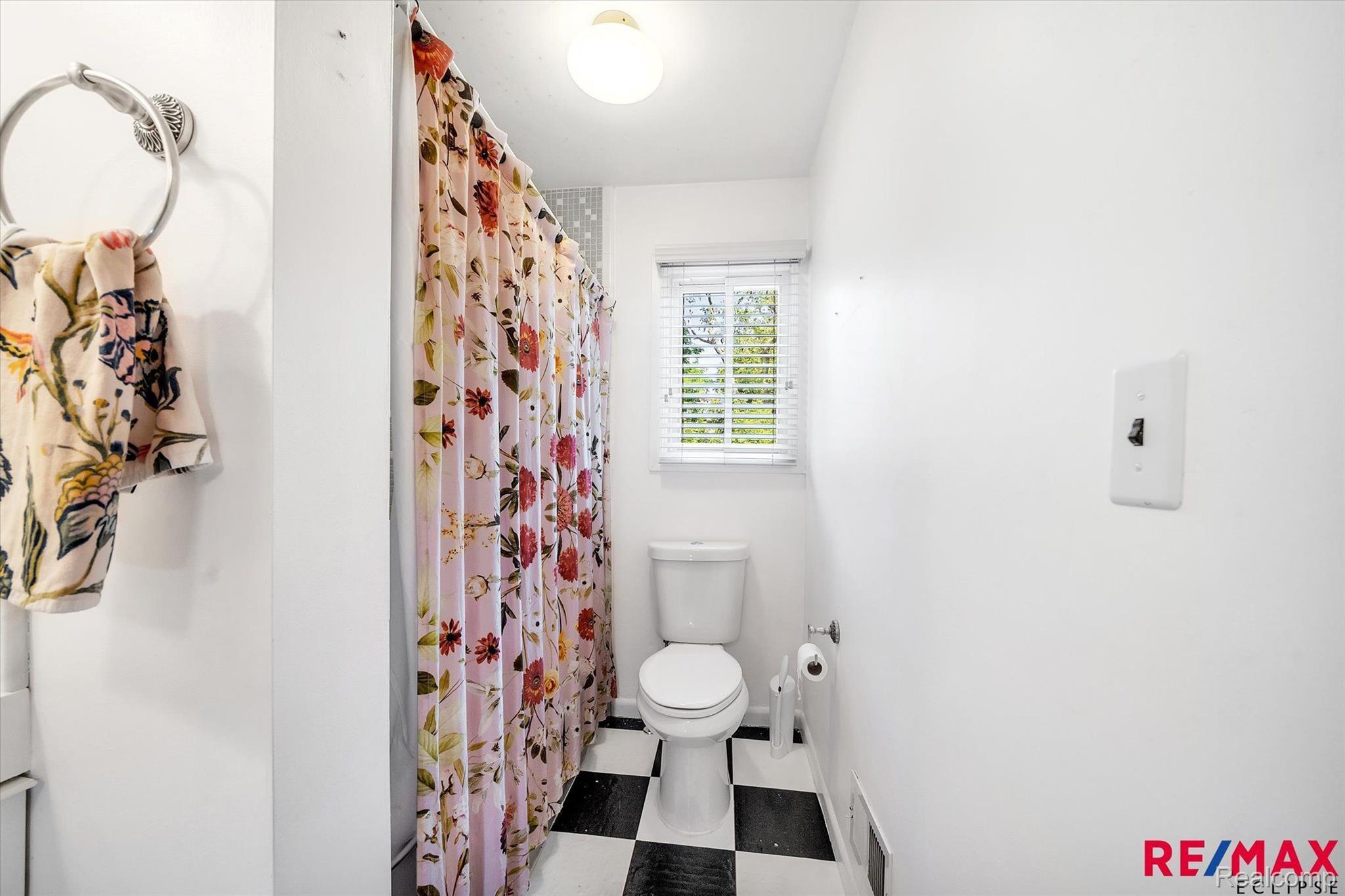 16579 Middlebelt Road Livonia, MI 48154 - Photo 15 of 24 Gallery Image 15