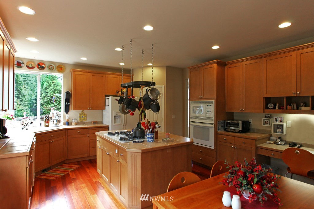 18117 32nd Avenue Southeast Bothell, WA 98012 - Photo 10 of 15