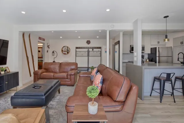 $655,000 | 248 Mammoth Slopes Drive, Unit 23, Mammoth Lakes, CA 93546