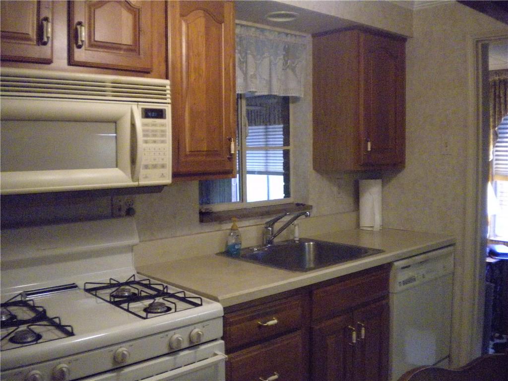 5364 Highgrove Road Whitehall, PA 15234 - Photo 12 of 20 Gallery Image 12