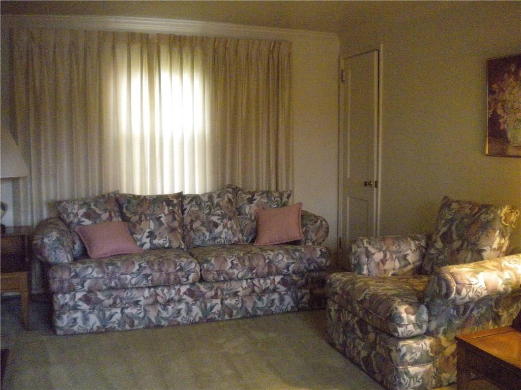 5364 Highgrove Road Whitehall, PA 15234 - Photo 3 of 20 Gallery Image 3