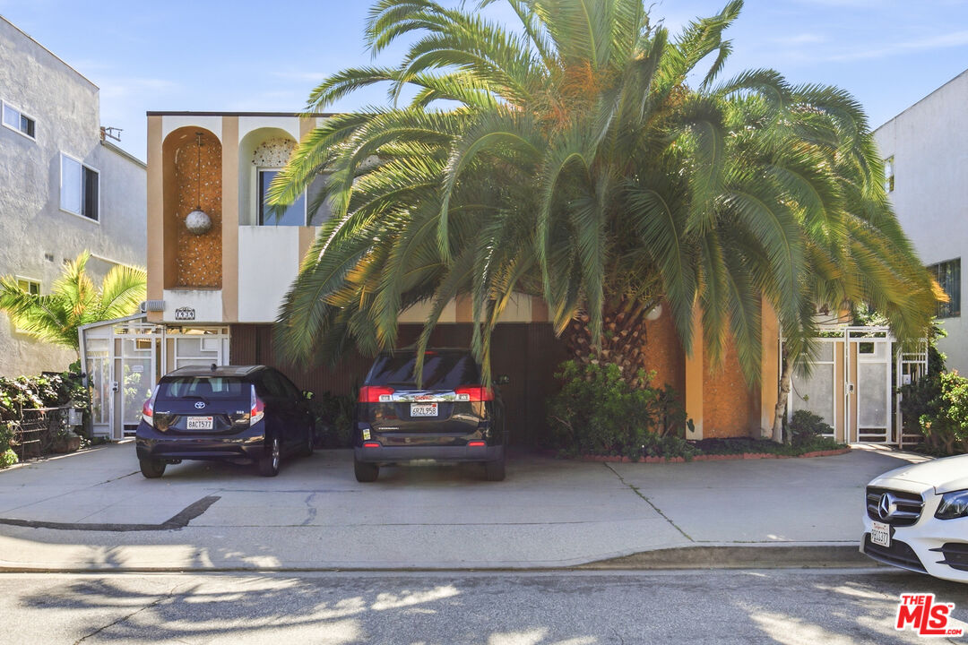 1434 25th Street, Unit 2 Santa Monica, CA 90404 - Photo 1 of 26 a view of multiple house