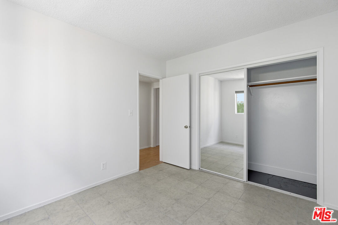 1434 25th Street, Unit 2 Santa Monica, CA 90404 - Photo 16 of 26 a view of an empty room