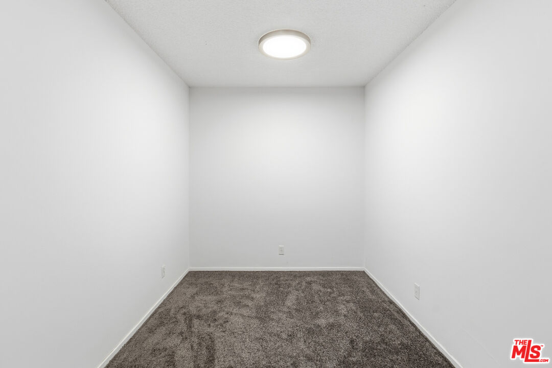 1434 25th Street, Unit 2 Santa Monica, CA 90404 - Photo 4 of 26 a view of a room