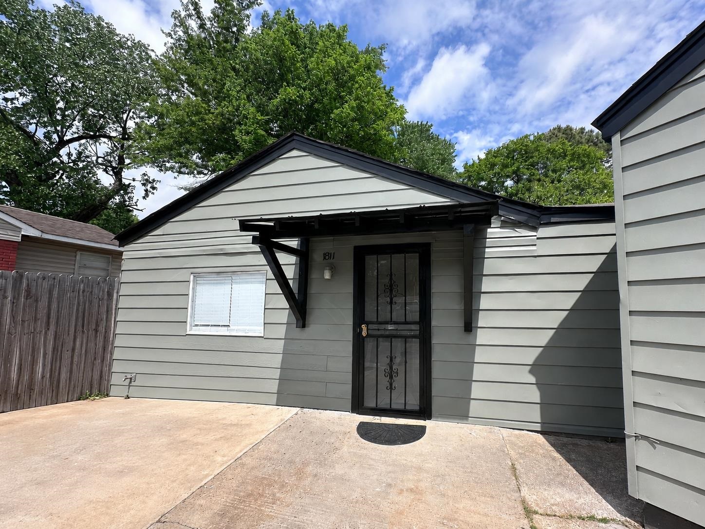 1811 Wells Station Road Memphis, TN 38108 - Photo 19 of 33