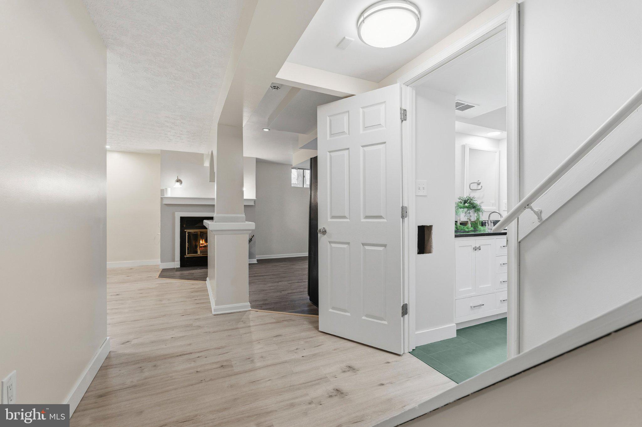 7845 Metacomet Road Hanover, MD 21076 - Photo 11 of 19 Inviting entryway with modern charm.