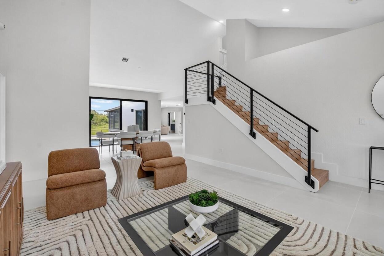 7548 Fairway Trail Boca Raton, FL 33487 - Photo 8 of 51 Living Room