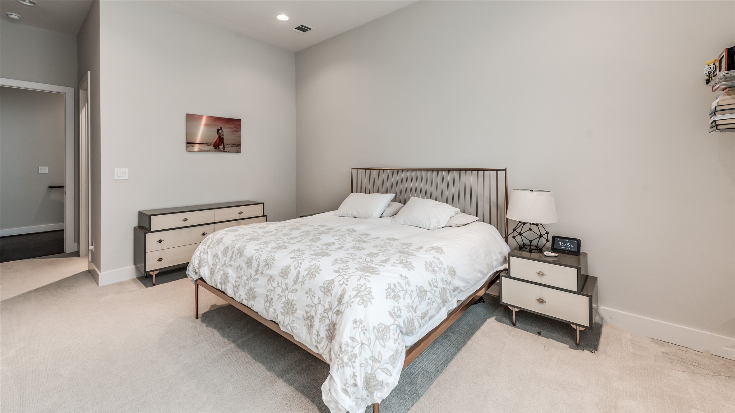 1004 California Street, Unit 402 Houston, TX 77006 - Photo 14 of 38 Spacious primary bedroom