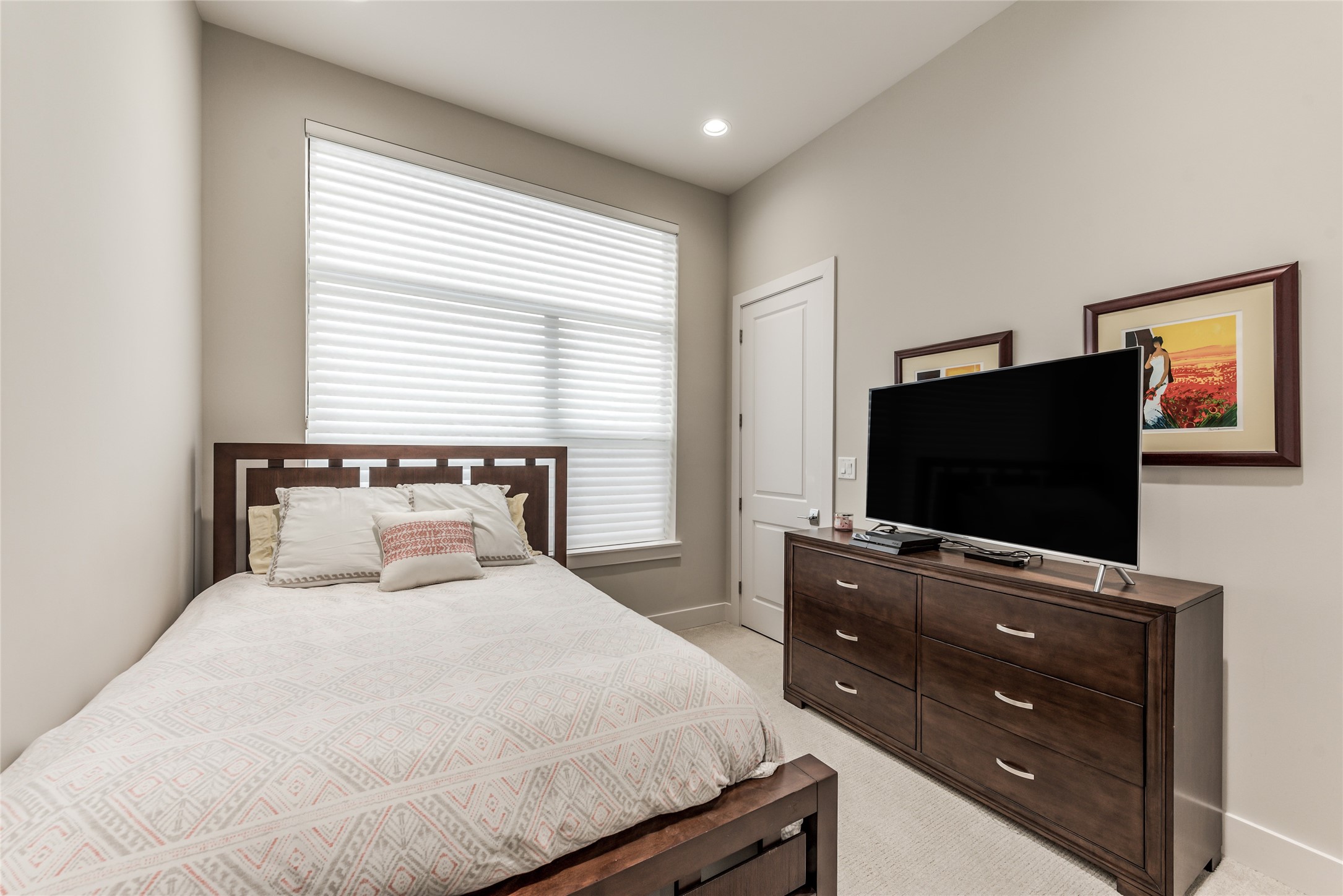 1004 California Street, Unit 402 Houston, TX 77006 - Photo 20 of 38 Second bedroom