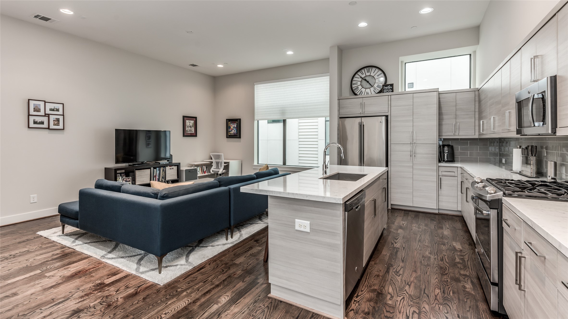 1004 California Street, Unit 402 Houston, TX 77006 - Photo 8 of 38