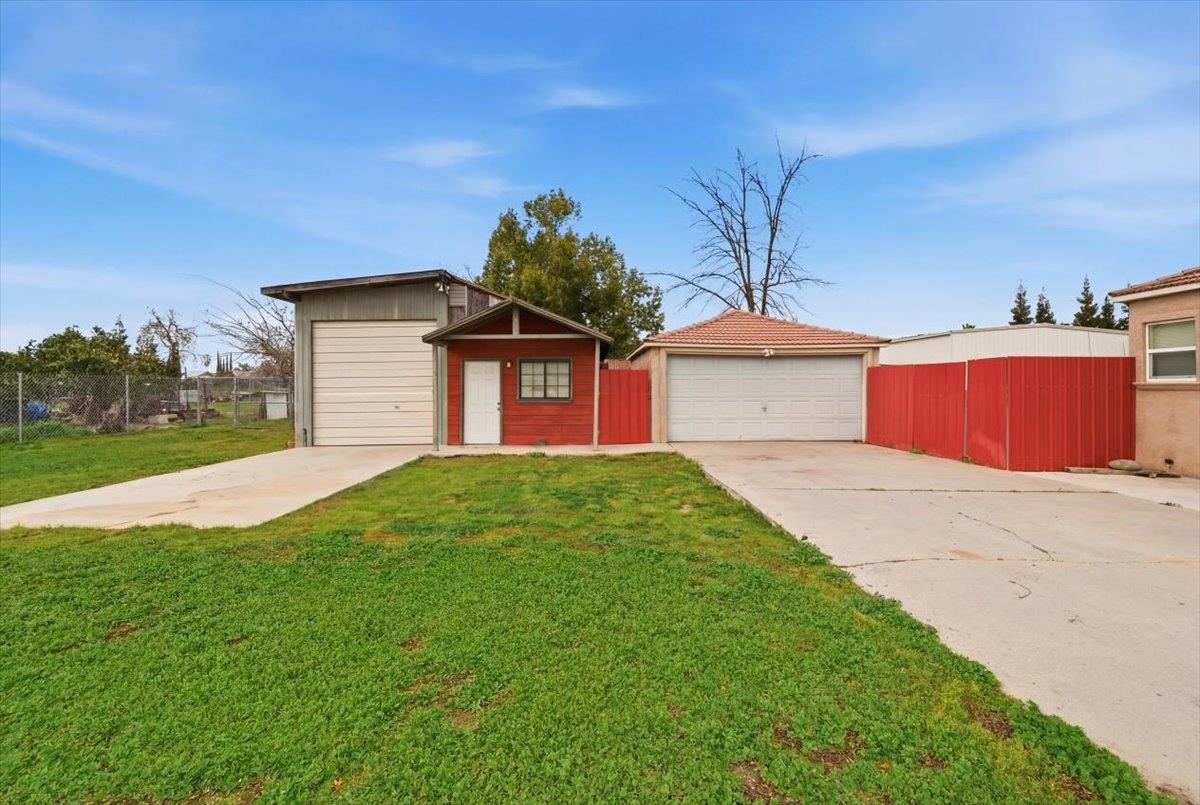 1813 Richard Way Ceres, CA 95307 - Photo 2 of 22