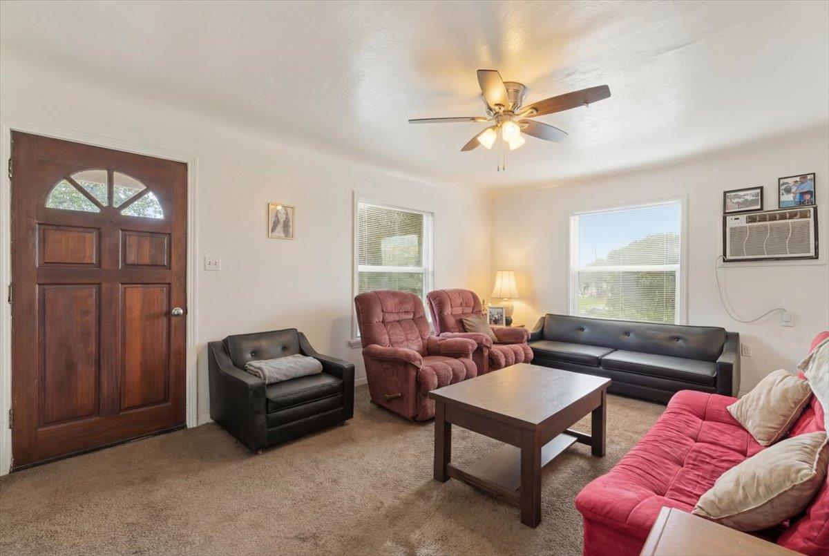 1813 Richard Way Ceres, CA 95307 - Photo 8 of 22