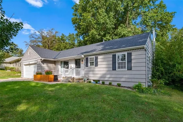 $340,000 | 8110 West 92nd Street, Overland Park, KS 66212