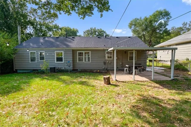 $340,000 | 8110 West 92nd Street, Overland Park, KS 66212