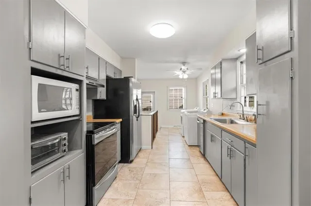 $340,000 | 8110 West 92nd Street, Overland Park, KS 66212